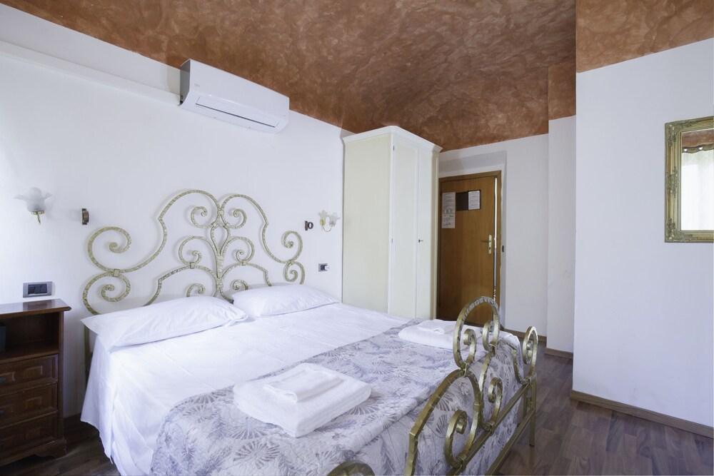 Piccolo Hotel Con Access Ztl !!! Nel Centro Storico Di Firenze !!! Exterior foto