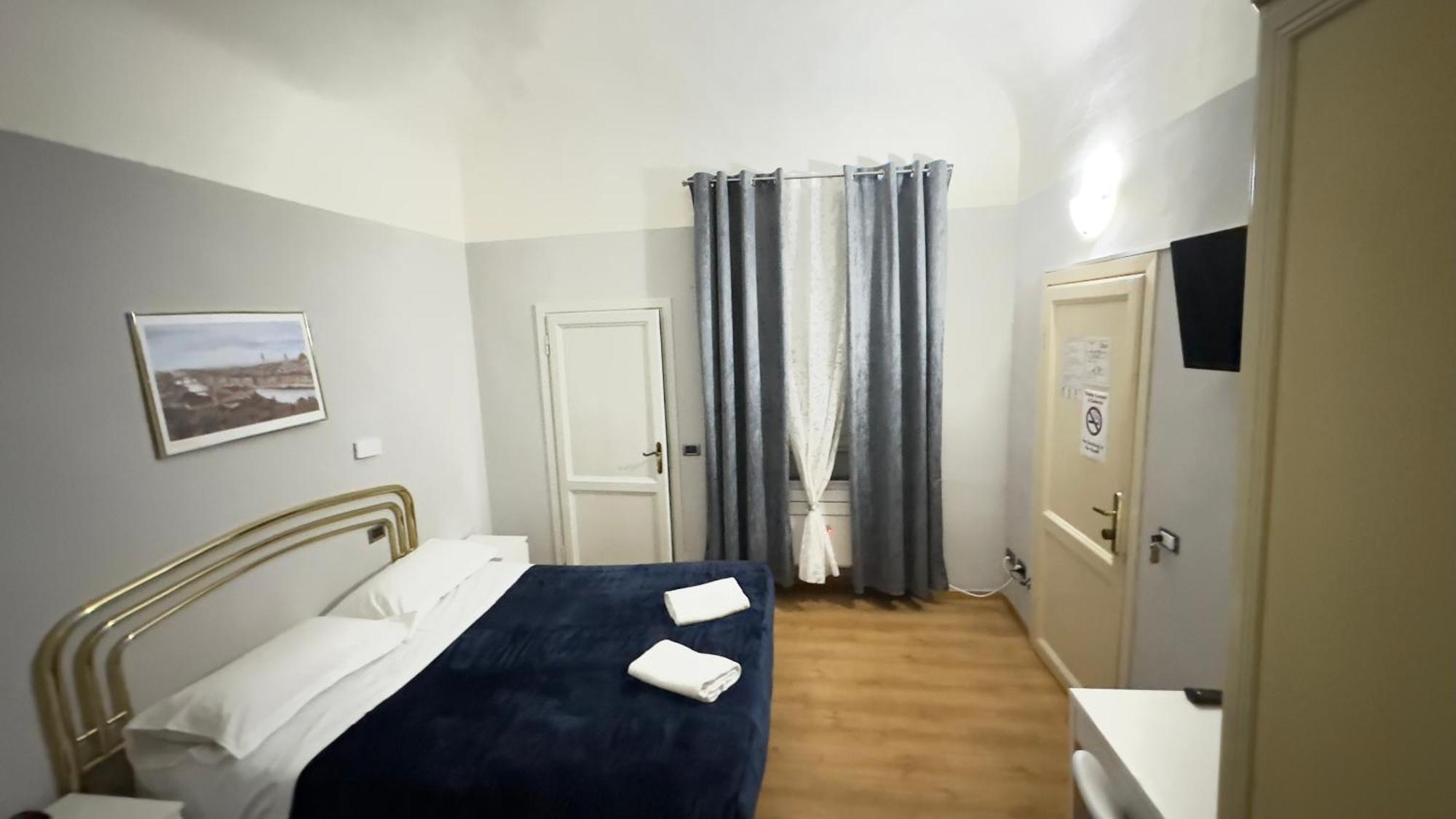 Piccolo Hotel Con Access Ztl !!! Nel Centro Storico Di Firenze !!! Exterior foto