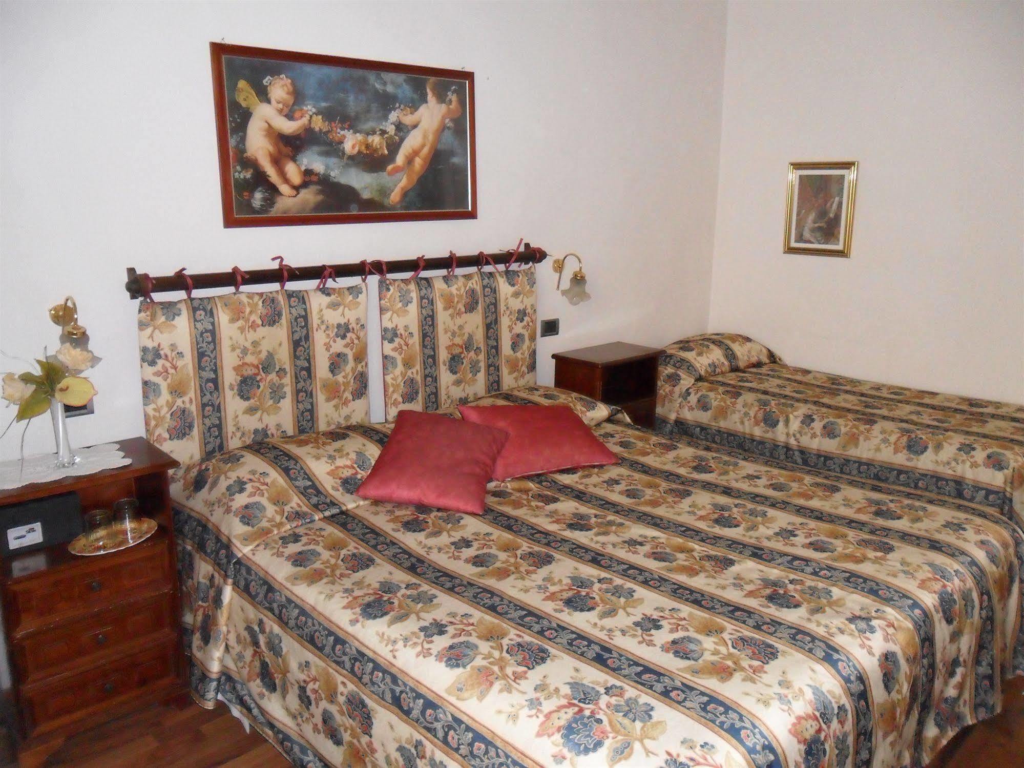 Piccolo Hotel Con Access Ztl !!! Nel Centro Storico Di Firenze !!! Exterior foto