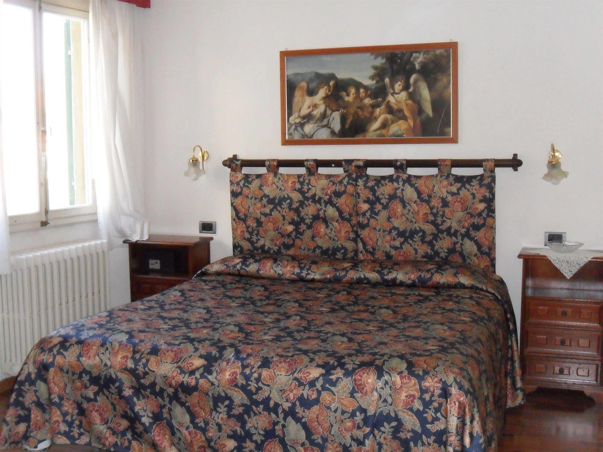 Piccolo Hotel Con Access Ztl !!! Nel Centro Storico Di Firenze !!! Exterior foto
